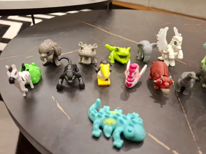 Kit com 20 animais / bichos - Kinder 