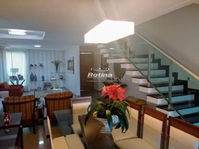 Casa Condomínio Fechado para alugar, 3 quartos, Cond. Paradiso Ecologico - Uberlândia/MG -