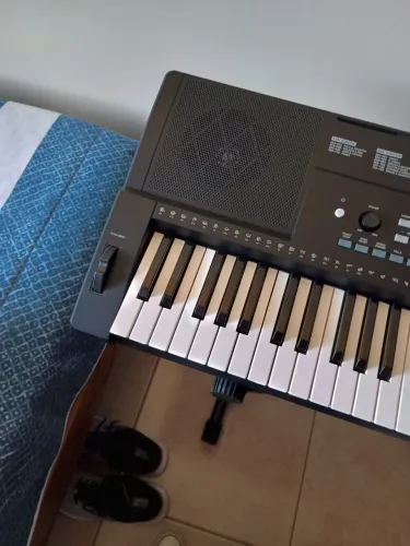 Teclado musical Roland 