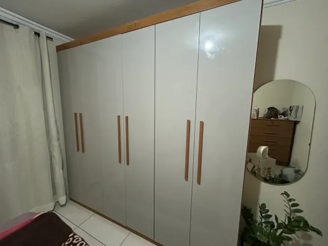 Vendo guarda roupas grande!(Nova Friburgo)