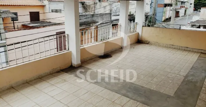 Casa sobrado de 277m² localizado no Jardim Marajoara com 6 dormitórios, 2 vagas e 5 banhei