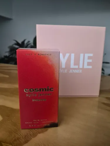 Perfume cosmic kylie jenner intense