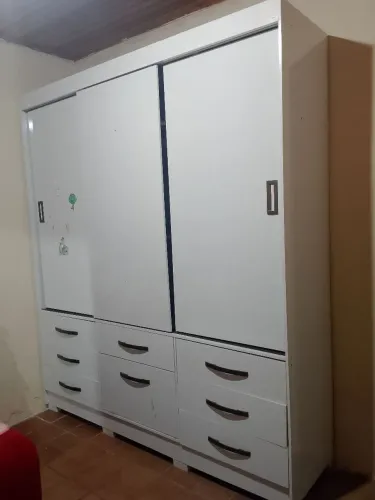 Vendo guarda roupa usado bem conservado entrega e montagem grátis
