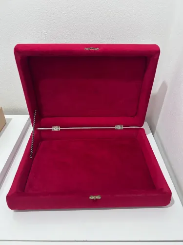 Caixa Organizadora Grande em Veludo Vermelho 35x24 cm