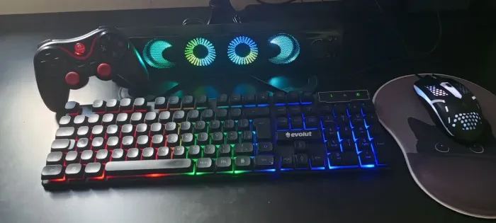 Kit Gamer Completo: Teclado e Mouse Evolut + Controle Genai + Caixa Som RGB Knup