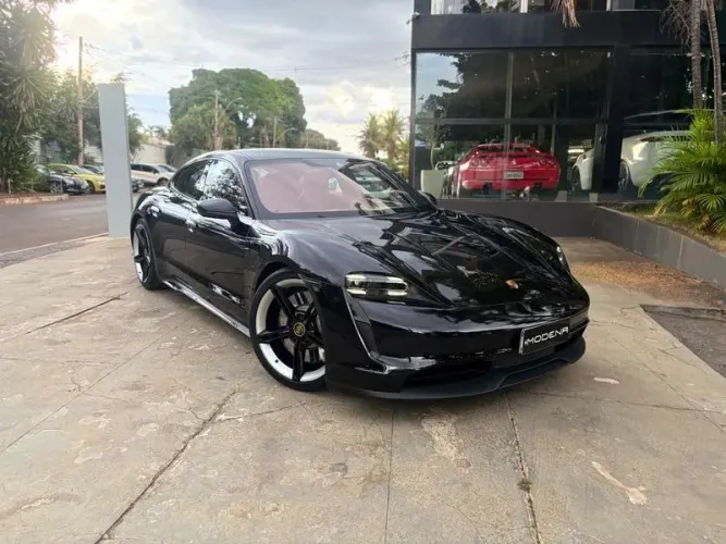 Porsche Taycan 4S (elétrico) 2021