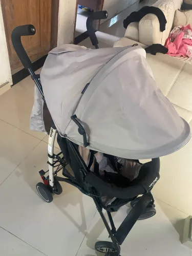 Carrinho de bebê para passeio