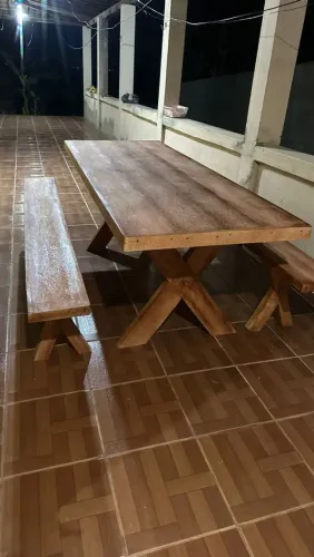 Messa rústica de madeira maciça