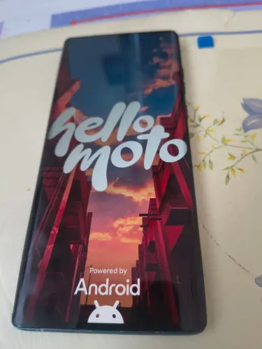 Vendo Motorola Edge 50 fusion/256GB 16GB Ram, semi novo NFl e na caixa.+ 02 capinhas 