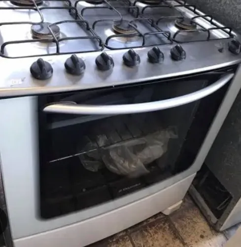Vendo fogão eletrolux 