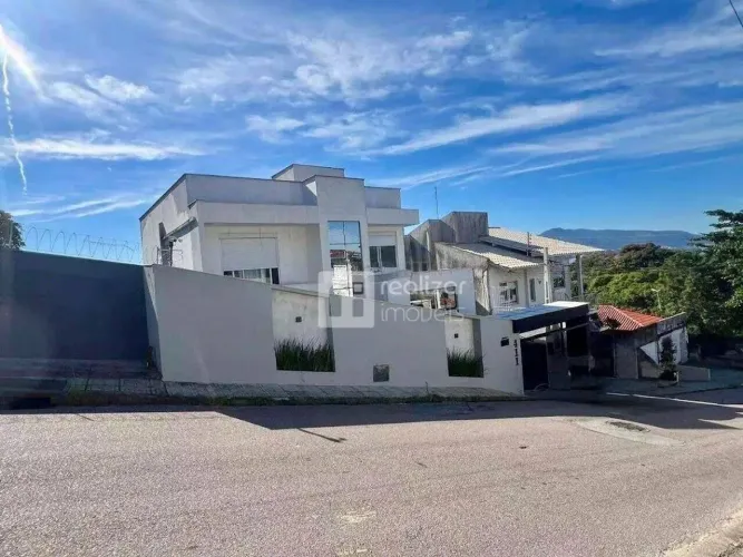 Casa Residencial à venda, Estreito, Florianópolis - CA0906.