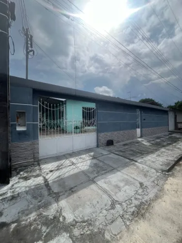 Casa no Conjunto Villar Camara - a 200m da cosme ferreira