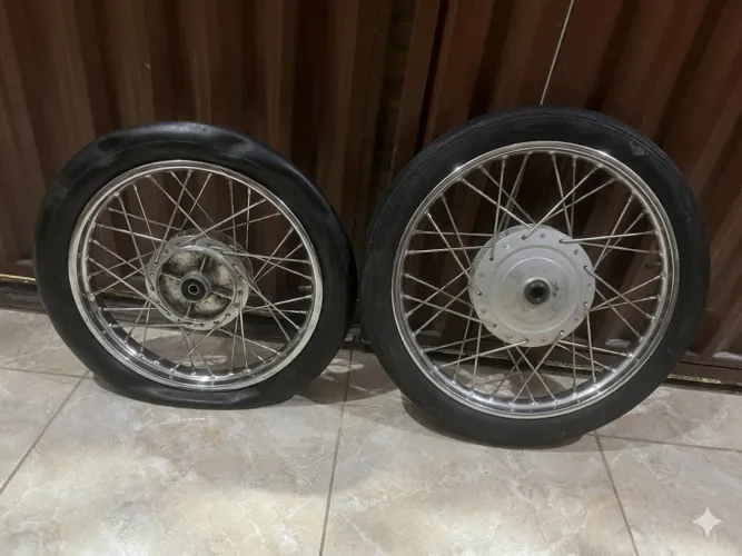 Vende-se par de rodas da biz 