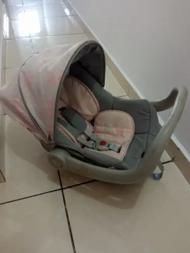 Bebê conforto e canguru