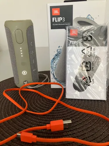 IMPERDÍVEL - JBL ORIGINAL FLIP 3 em perfeito estado de conservação