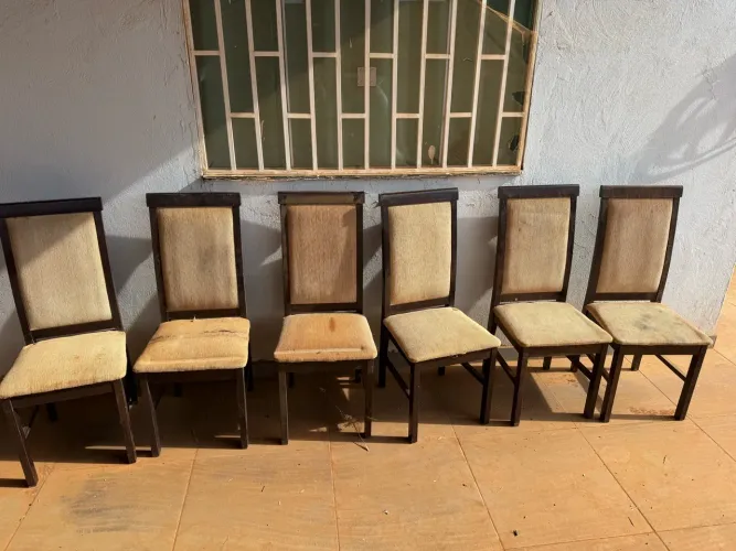 Jogo de cadeiras para mesa