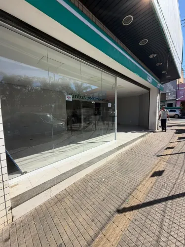 Salão Comercial para Locação no Centro de Sorocaba-SP: 2 Salas, 1 Banheiro, 180m² de Área