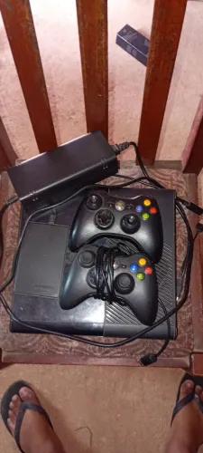 Xbox 360 Slim RGH / Aurora + HD 500GB (Lotado de Jogos) + 2 Controles e Fonte Nova
