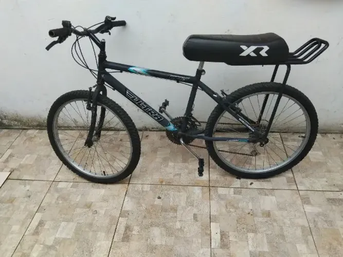 Bicicleta com banco xr para grau em bom estado