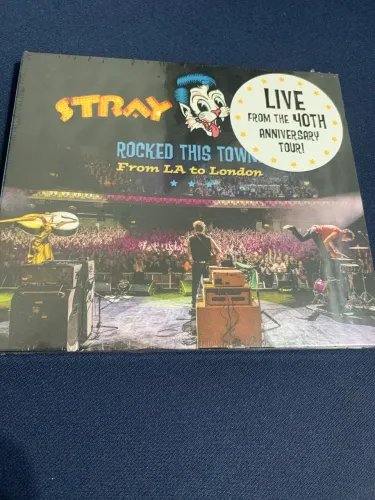 Stray Cats - Rocked This Town (Live) importado