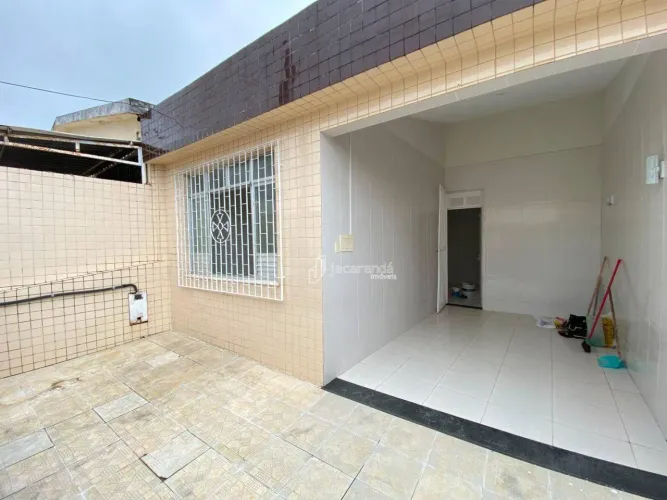 Casa com 3 dormitórios para alugar por R$ 3.150/mês - Suíssa - Aracaju/SE