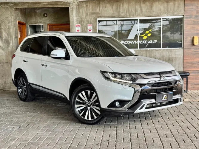 Mitsubishi Outlander HPE-S 2.2 Diesel 4X4 Aut. 2021
