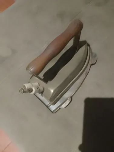 Vendo ferro de passar antigo 