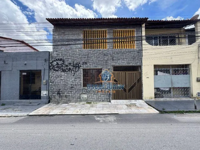 Casa Dúplex com 3 Quartos (1 Suíte) à venda, 222 m² por R$ 650.000 - Parque Araxá - Fortal