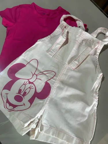 Jardineira Minnie c/ blusa rosa 