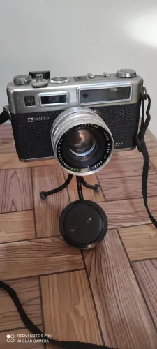 Camera fotográfica antiga,YASHICA, Leia: