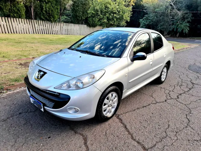 Peugeot 207 Sed. Passion XR Sport 1.4 Flex 8V 4P 2010