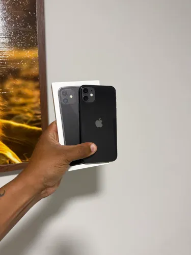 iPhone 11 128gb zerado todo original sem marcas de uso!!