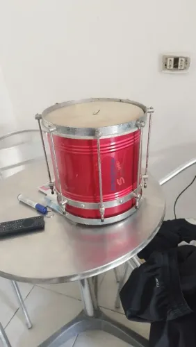 Vende - se Cuíca 10". Faltando apenas a paleta de dentro, por 100,00 Cont. Zap *97