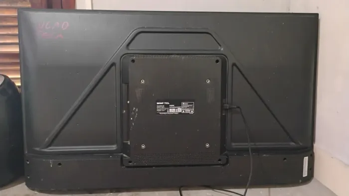 TV smart para retirada de peças