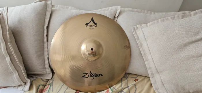 PRATOS DE BATERIA ZILDJIAN LINHA A CUSTOM E K DARK