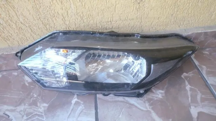 Lente do farol esquerdo Honda Hrv