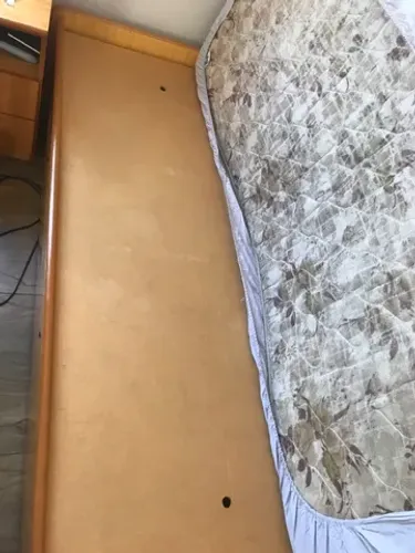 Cama de solteiro conjunto com 2 criados mudos