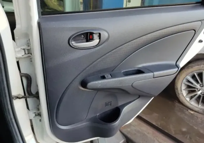 Forro de Porta Traseiro Direito Etios Promoção