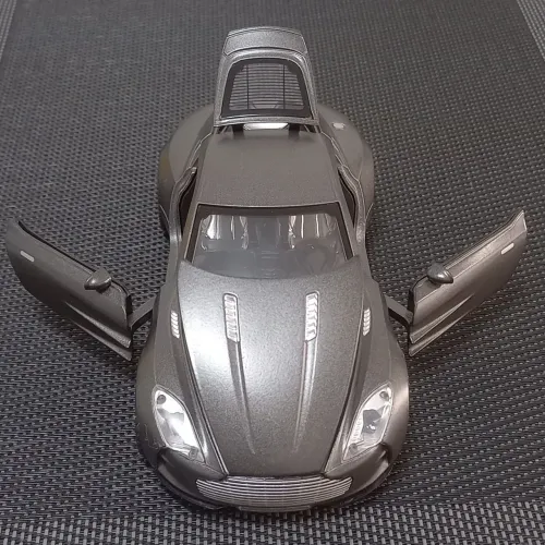 Carro esportivo de liga 1:32