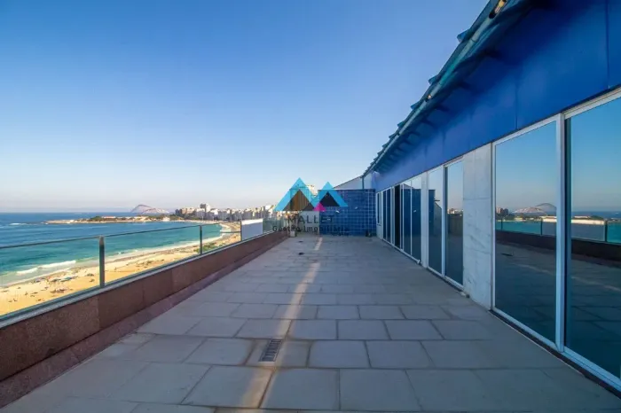 Excelente cobertura linear, com 4 suítes, 338 m², à venda na Avenida Atlântica, em Copacab