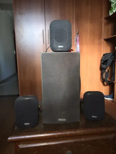 Home Theater Philco  5.1 (porém esta faltando 2 caixinhas)