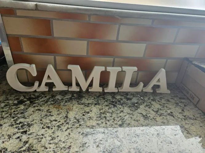 Letras mdf brancas do nome Camila 