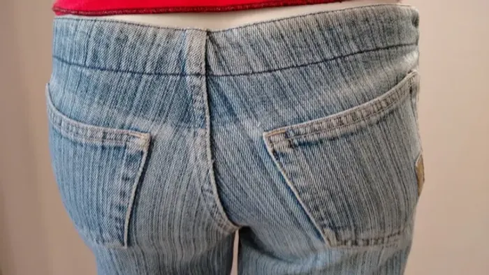 Calça Jeans, marca Disritmia, 100% algodão, tamanho 40. Produzida no Brasil. Modelo lisa. 