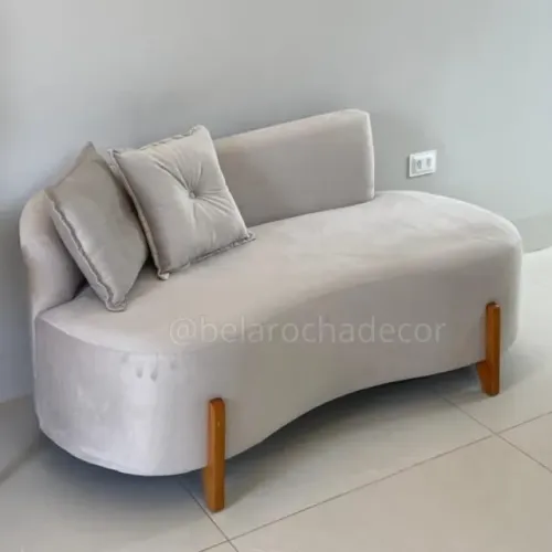 Sofá Orgânico 2 Lugares  Curvo Feijão com 02 Almofadas Veludo Novo