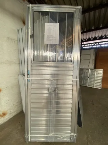 PROMOÇÃO - PORTA ALÚMIMO C/GRADE E JANELINHA 2.10X60,70 OU 80