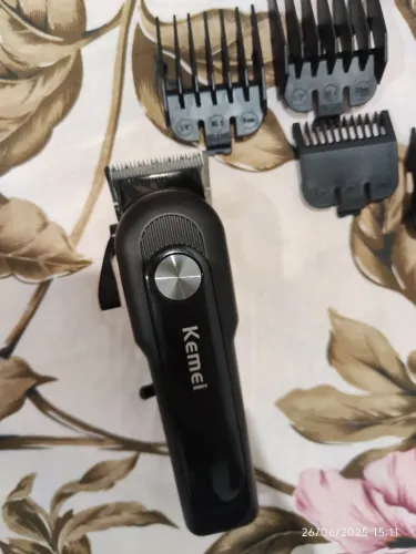 Máquina de cortar cabelo Kemei
