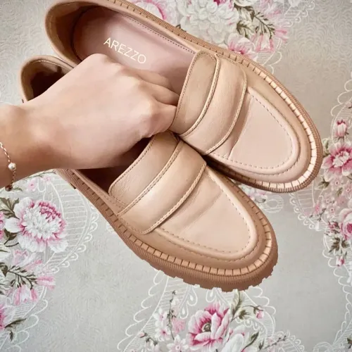 Mocassim Arezzo Bege - Elegância e Conforto