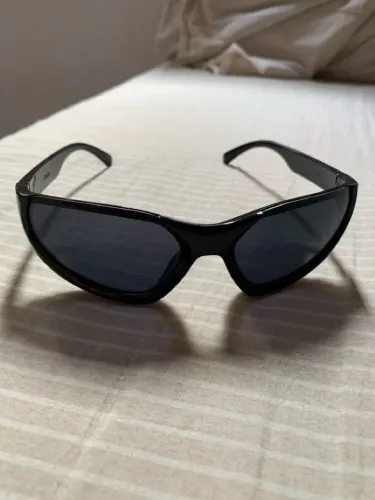 Óculos de Sol Preto Aesthetic