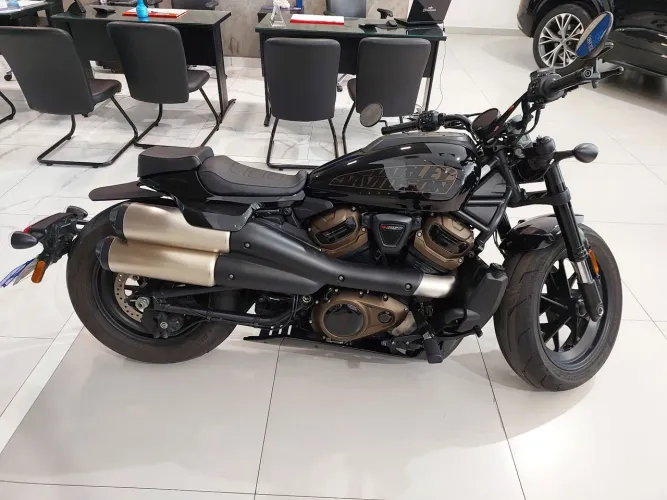 Harley Davidson Sportster S 5.000km muito nova 