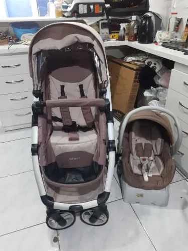 Carrinho de Bebê e Cadeirinha dzieco R$:999,00 em 10 X sem juros no cartão